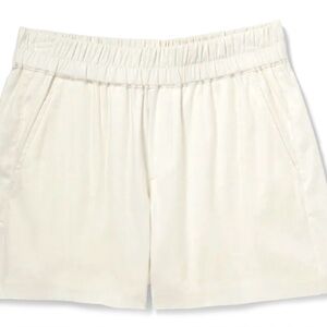 CAbi Ojai Shorts, size medium, nwot